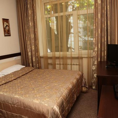 Salem On Tulebaeva Street Hotel Almaty Room photo