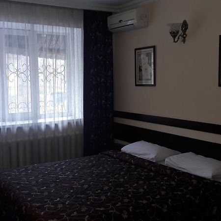 Salem On Tulebaeva Street Hotel Almaty Exterior photo
