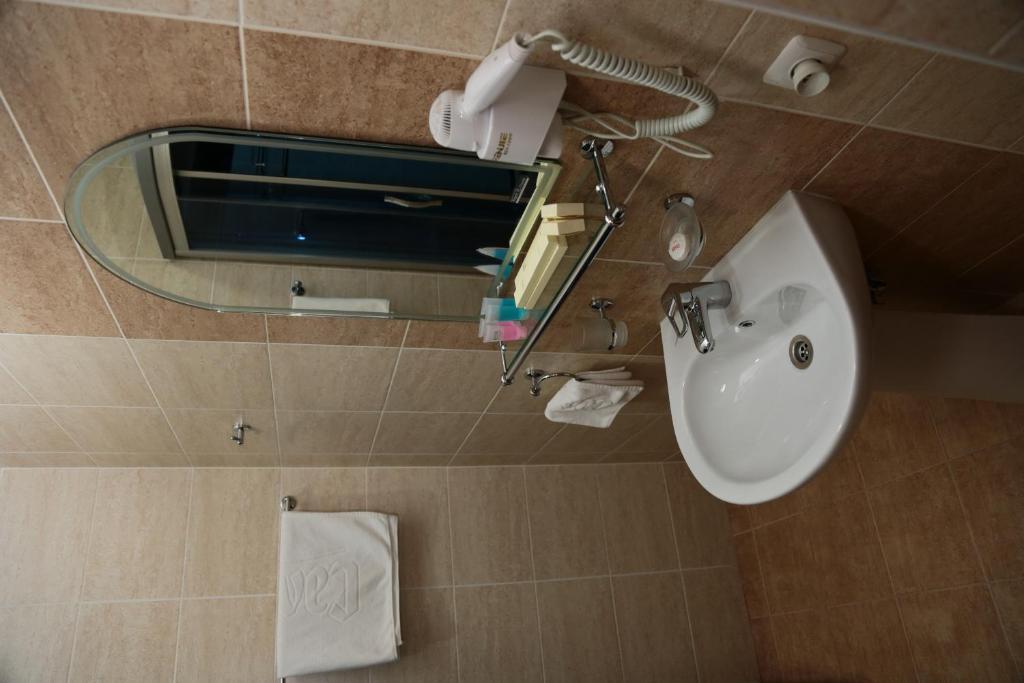 Salem On Tulebaeva Street Hotel Almaty Room photo